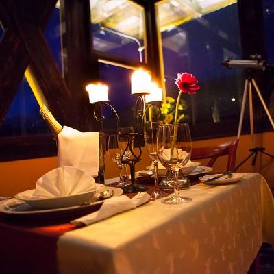 Romantická noc s degustačnou večerou vo vežičke - Hotel GOLFER